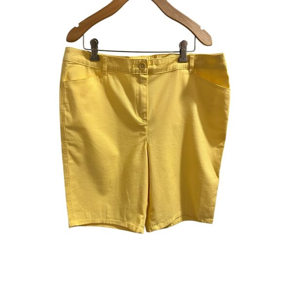 🍒 2/$20 🍒 Yellow Womens Chicos Cotton/Spandex Bermuda Shorts Size L - Picture 1 of 7
